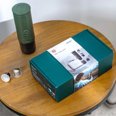 Outin Traveler Espresso Gift Set, Forest Green, in use